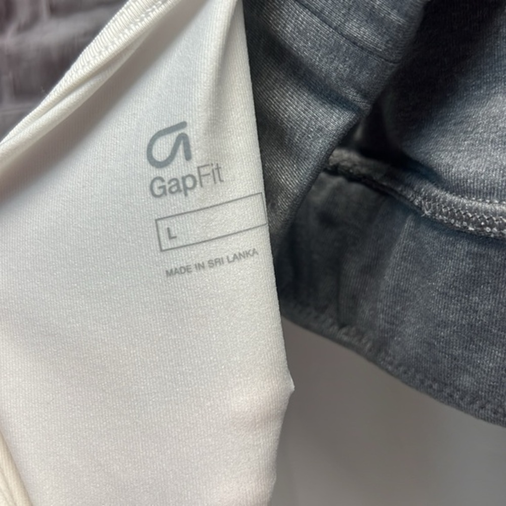 GAP‎ - Picture 5 of 7